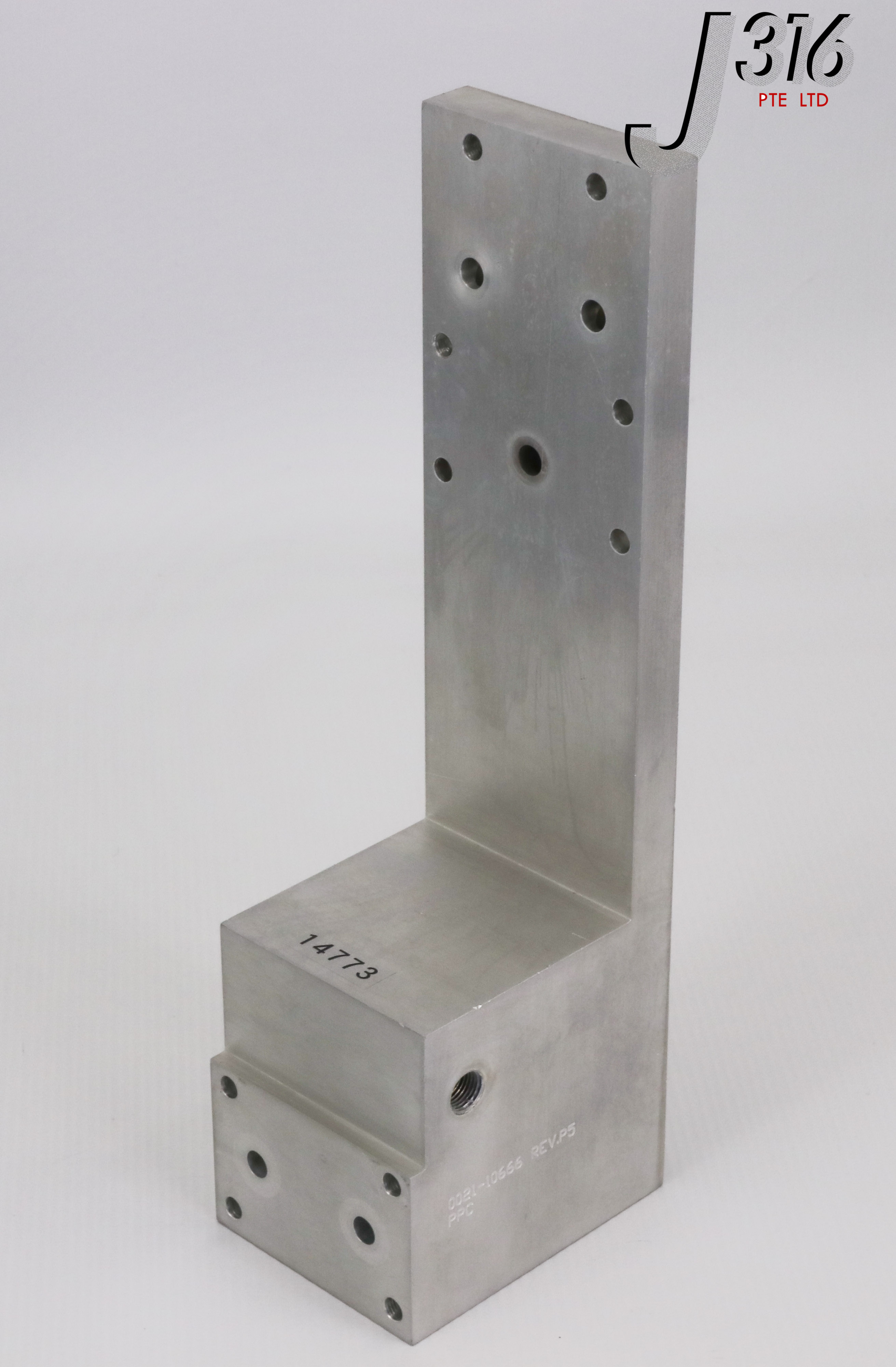 E 14773 APPLIED MATERIALS BLOCK,GAS/WTR,CHAMBER LID,GIGA-FILL SACV